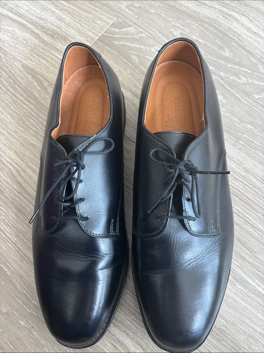 Allen Edmonds Black Leather Derby Shoes with Tan Lining with Dust Cover